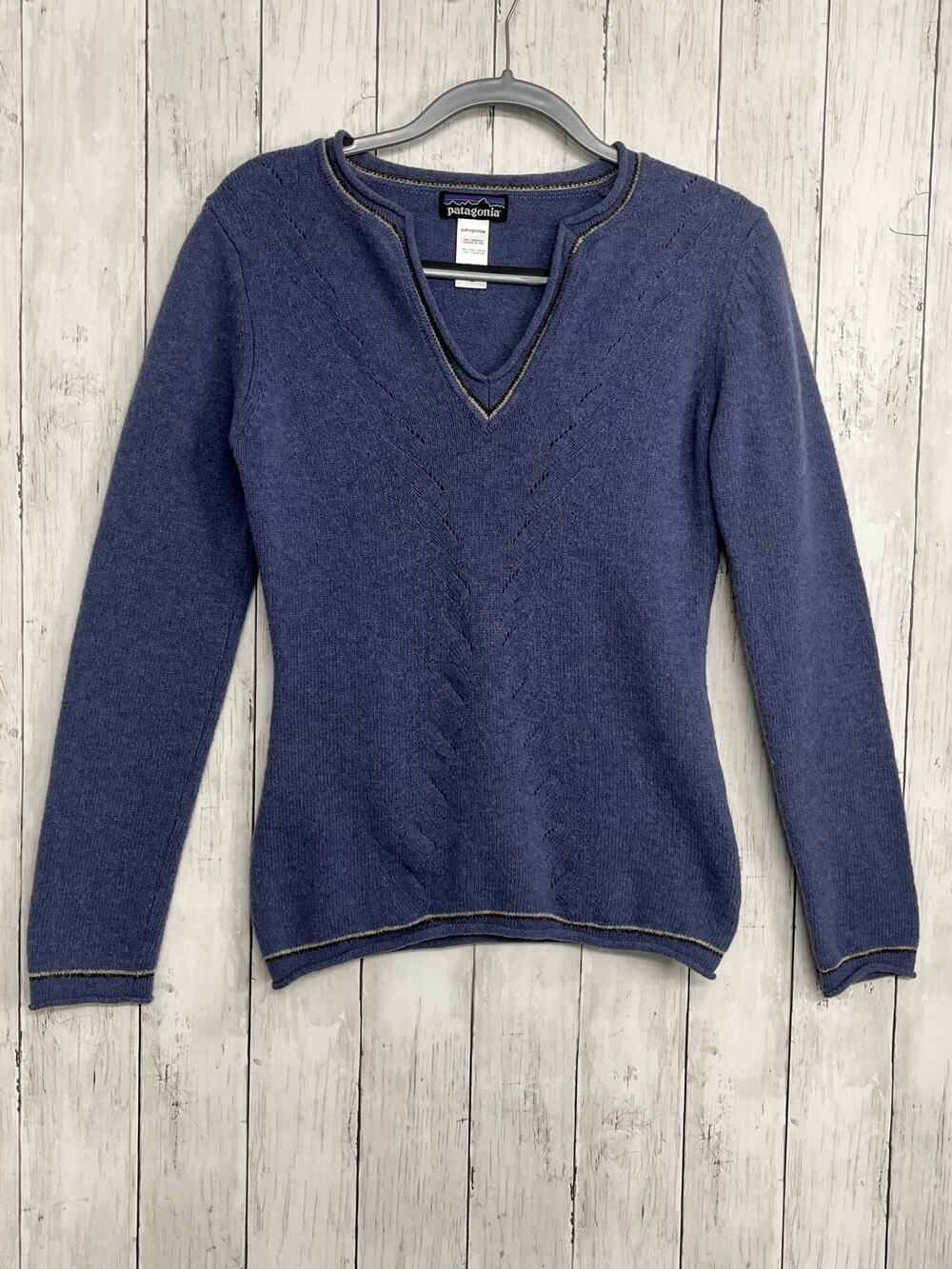 Patagonia 100% Lambswool V-Neck Sweater M Purple Striped Tipped Trim Y2K Preppy